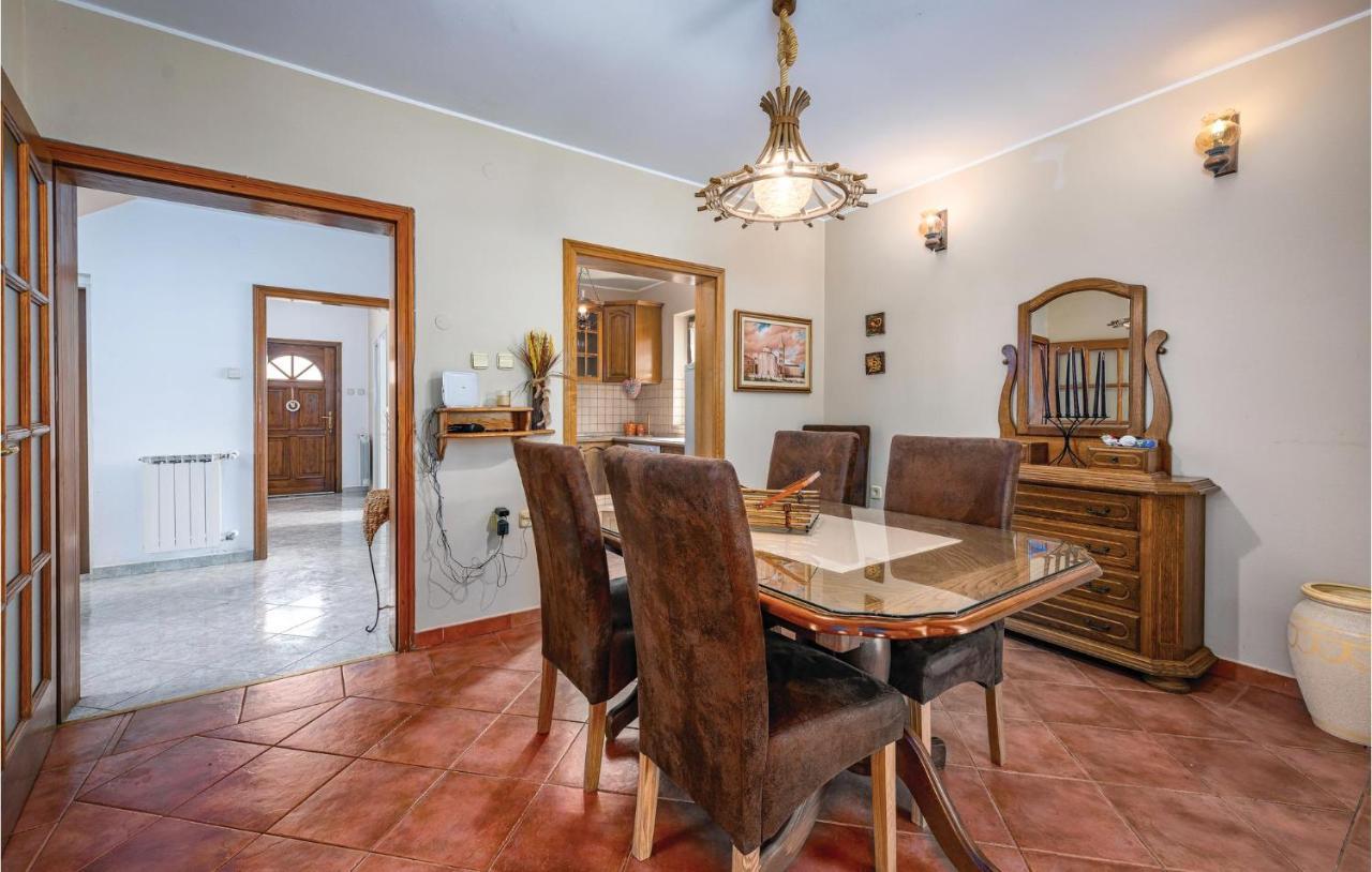 Stunning Apartment In Rovinj With Kitchen 外观 照片