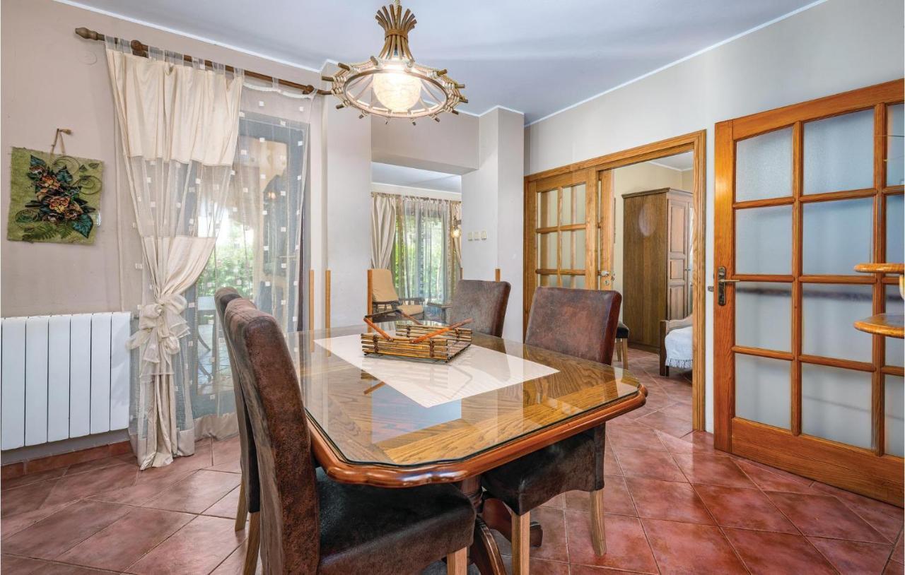 Stunning Apartment In Rovinj With Kitchen 外观 照片