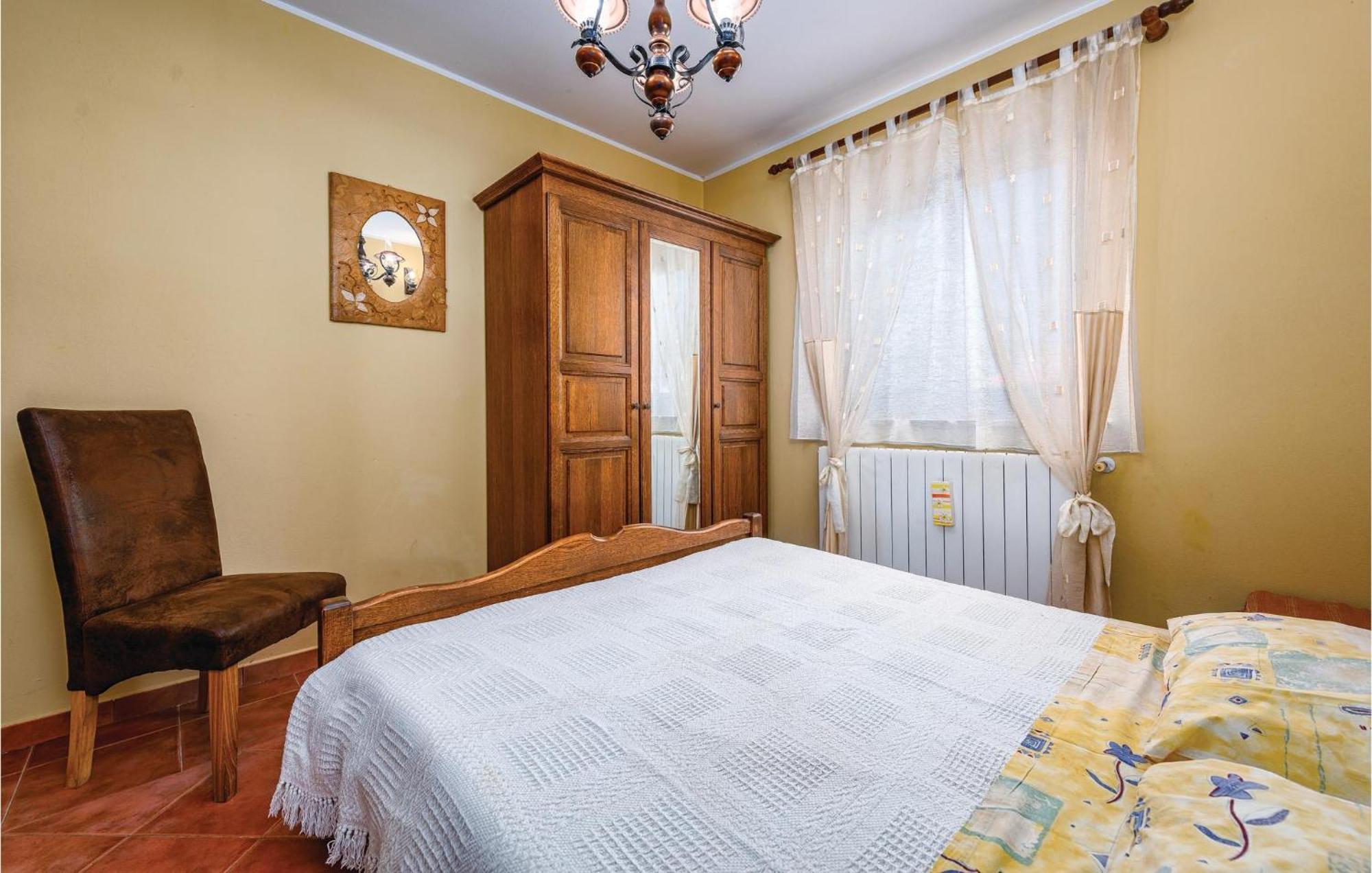 Stunning Apartment In Rovinj With Kitchen 外观 照片