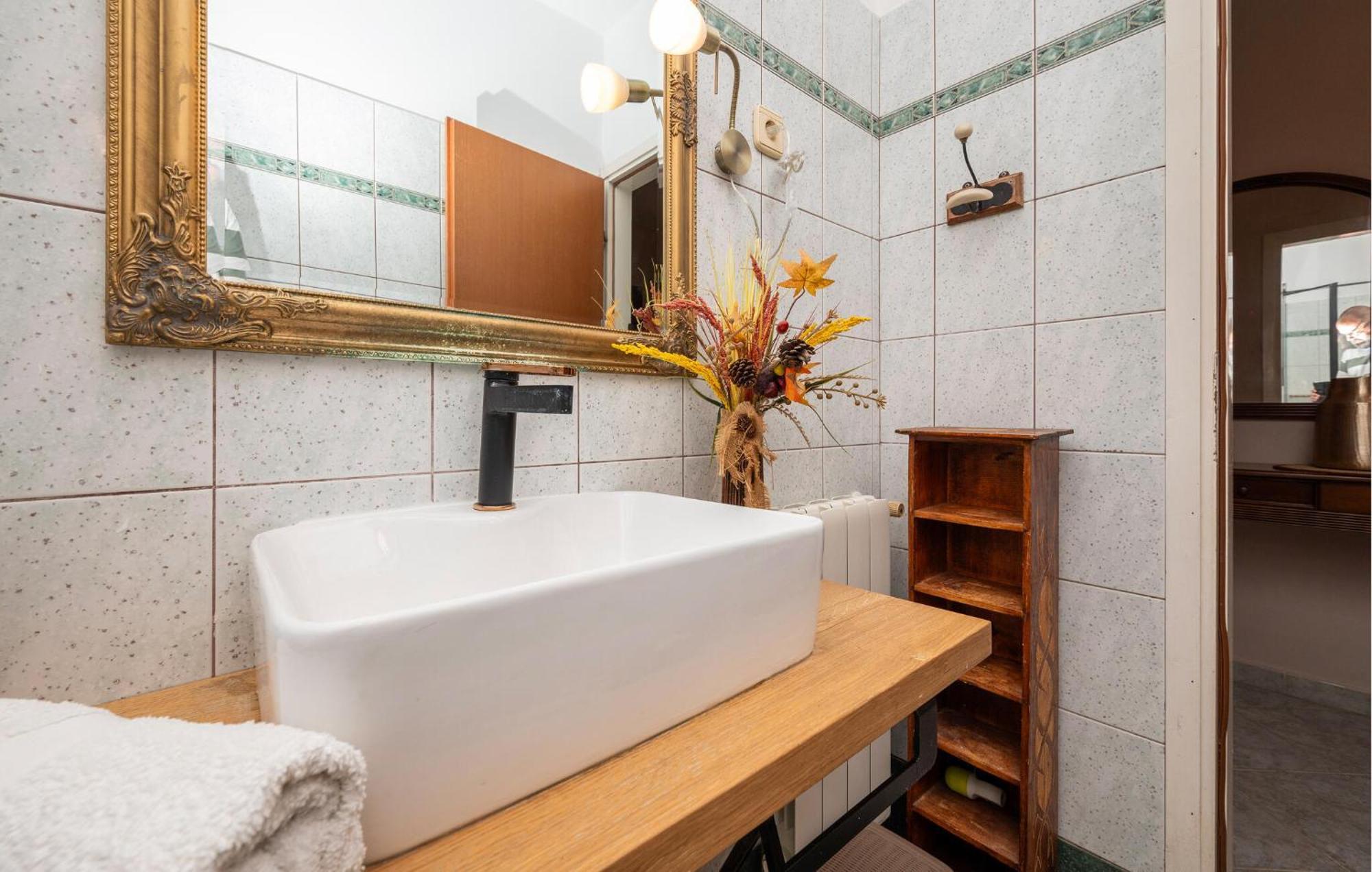 Stunning Apartment In Rovinj With Kitchen 外观 照片