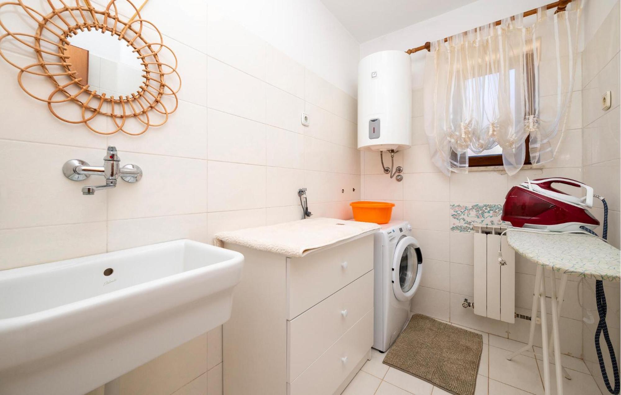 Stunning Apartment In Rovinj With Kitchen 外观 照片
