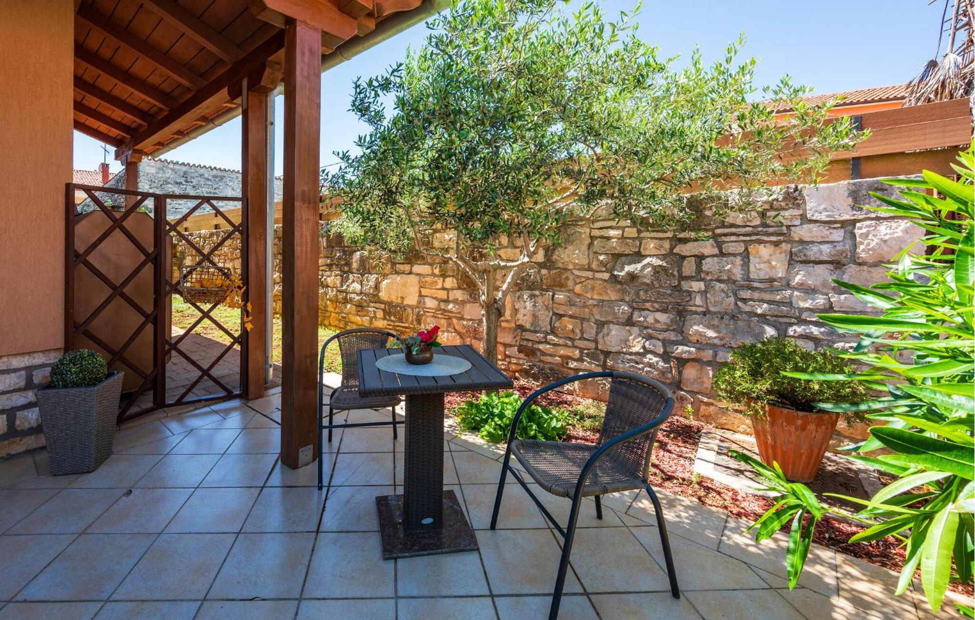 Stunning Apartment In Rovinj With Kitchen 外观 照片